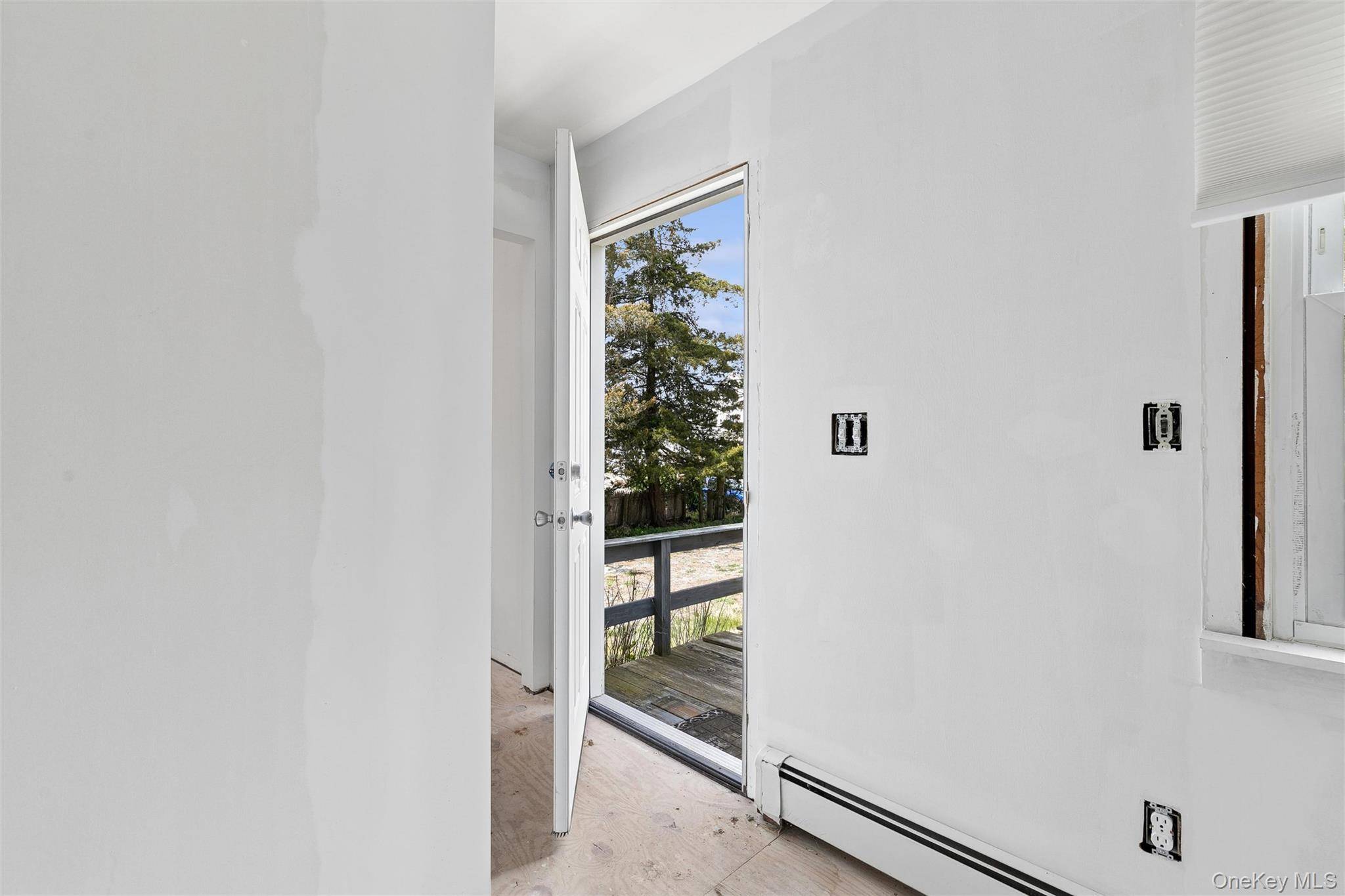 Casa de 3 Dormitorios en Venta en Hampton Bays - Nueva York - EE. UU. - 6