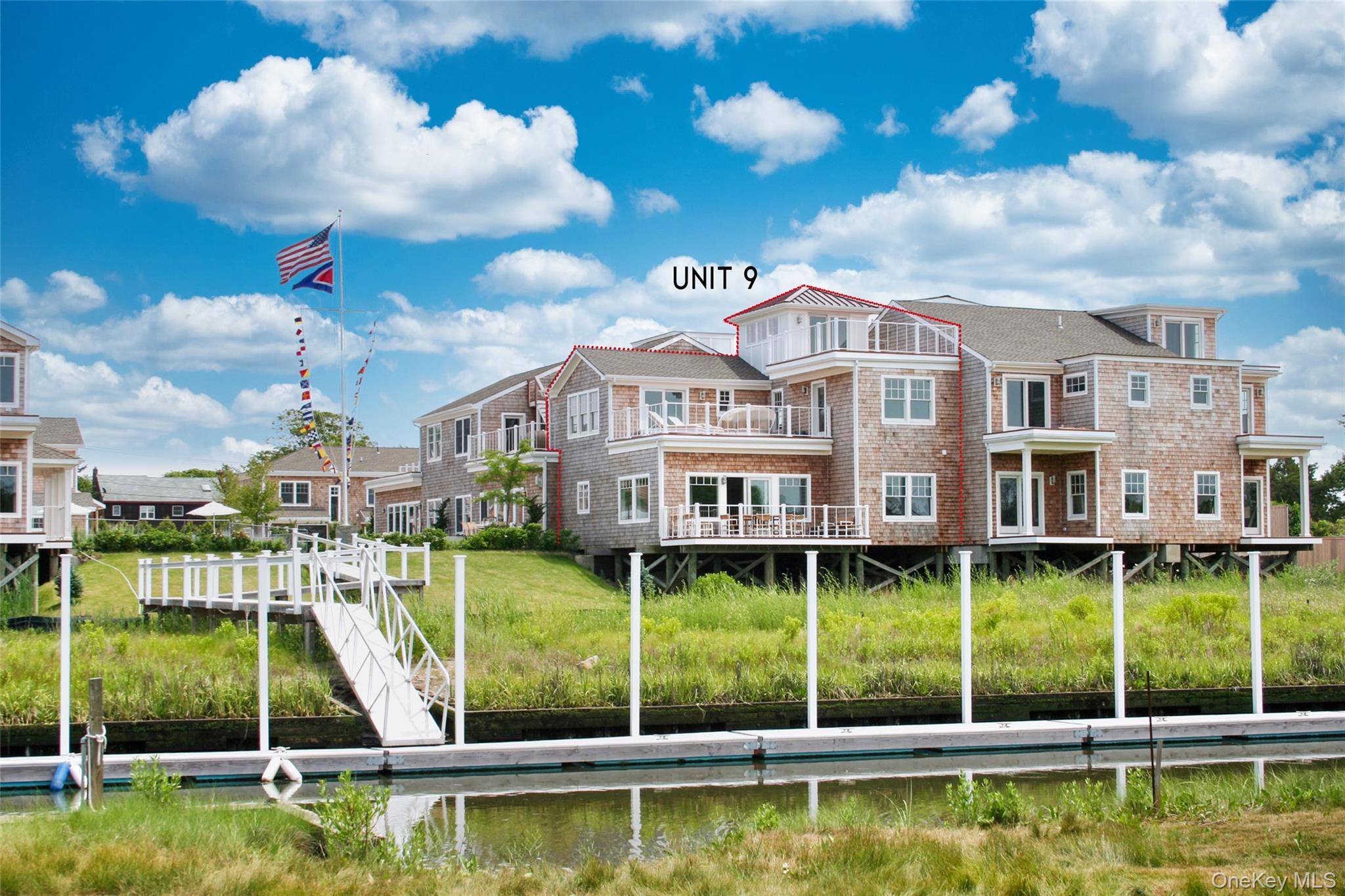 Casa de 3 Dormitorios en Venta en Hampton Bays - Nueva York - EE. UU. - 1
