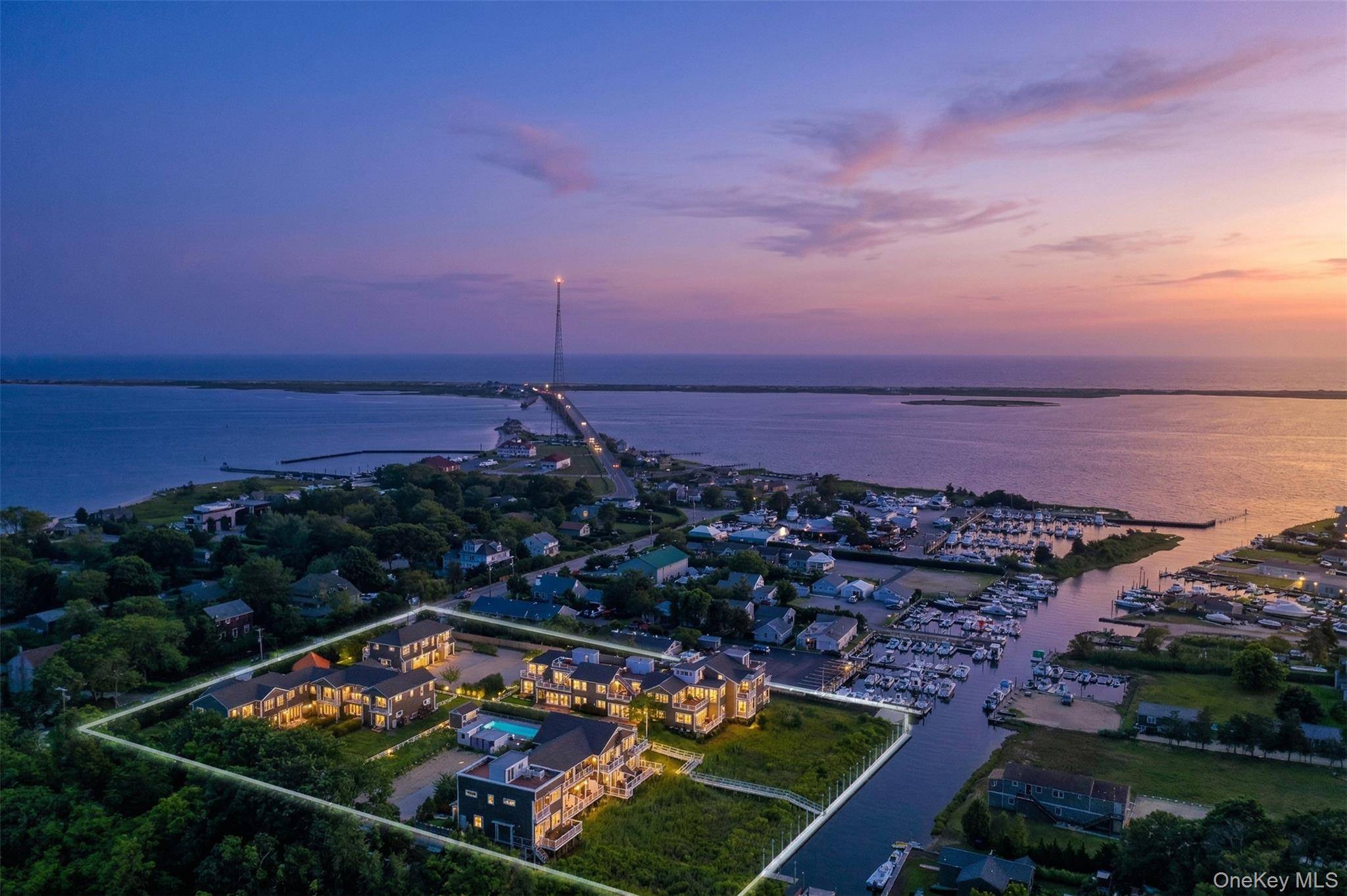 Casa de 3 Dormitorios en Venta en Hampton Bays - Nueva York - EE. UU. - 2