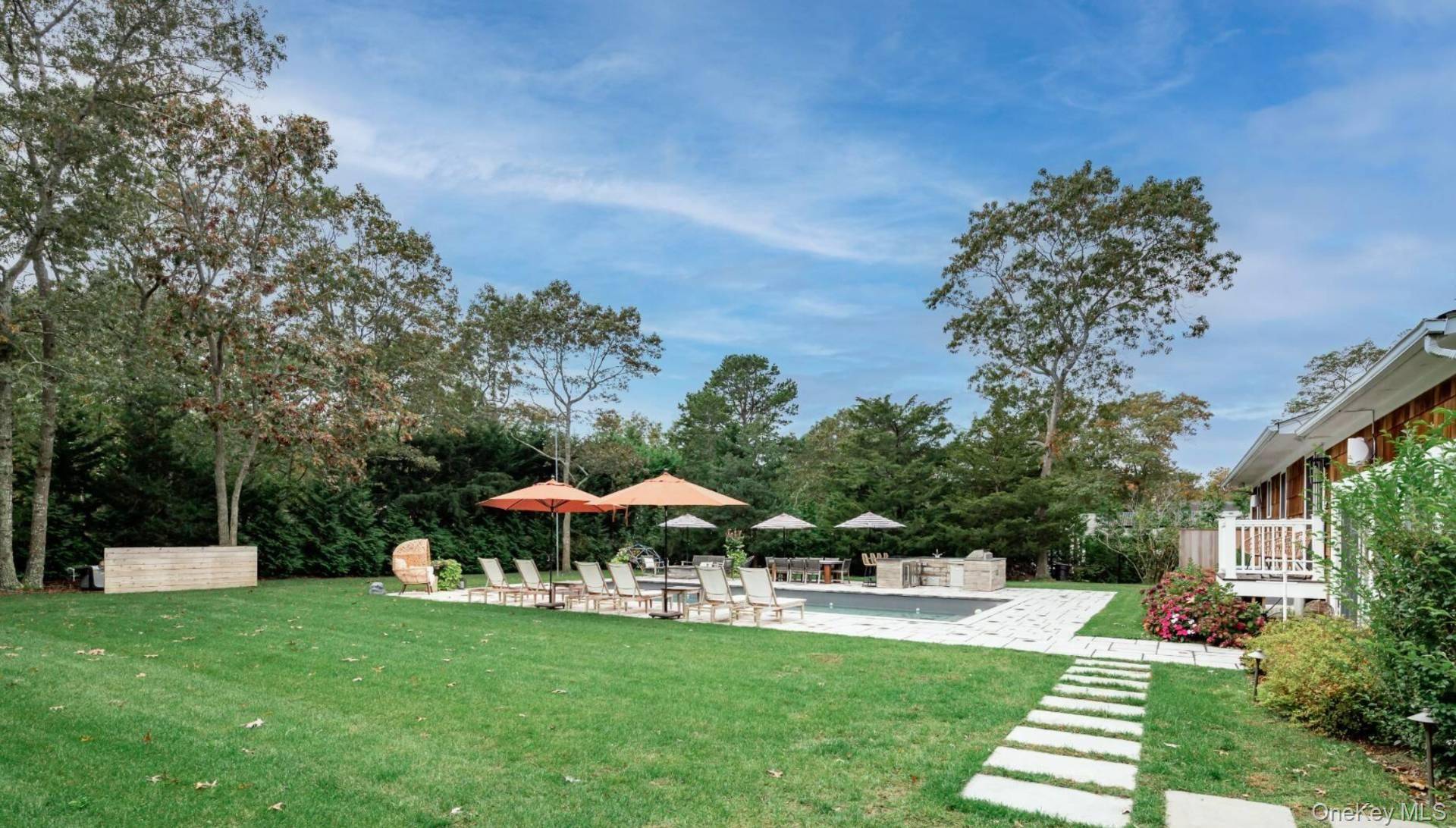 Casa de 3 Dormitorios en Venta en Hampton Bays - Nueva York - EE. UU. - 1