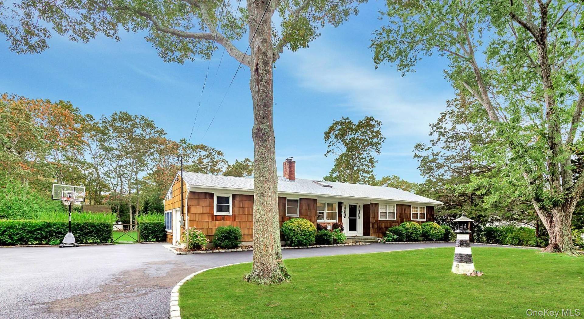 Casa de 3 Dormitorios en Venta en Hampton Bays - Nueva York - EE. UU. - 2