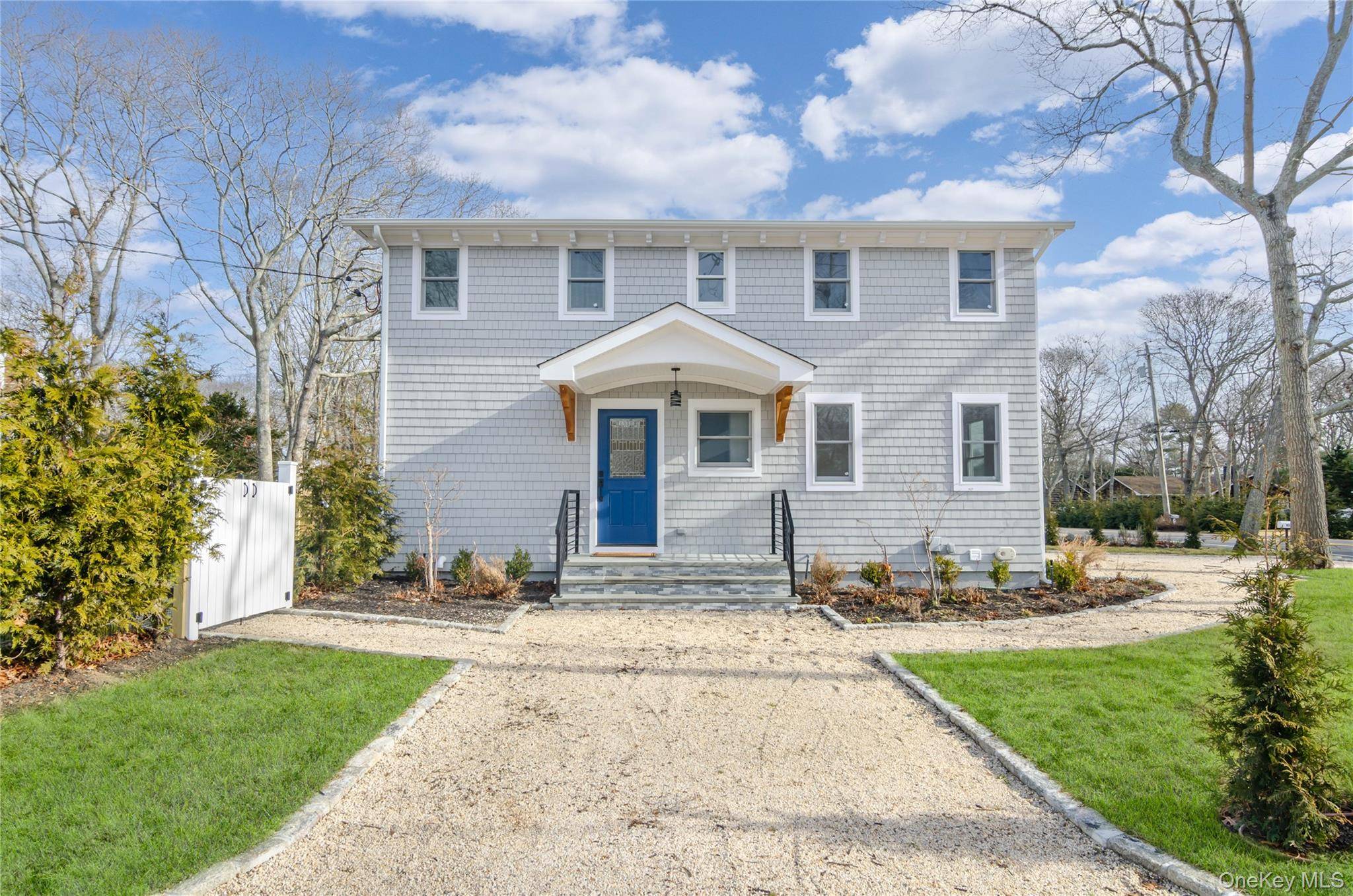 Casa de 3 Dormitorios en Venta en Hampton Bays - Nueva York - EE. UU. - 1