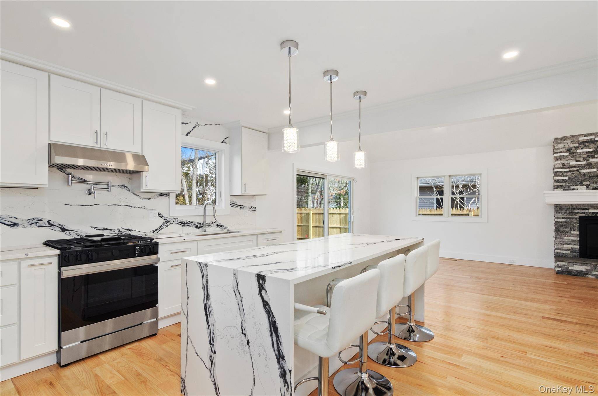 Casa de 3 Dormitorios en Venta en Hampton Bays - Nueva York - EE. UU. - 4