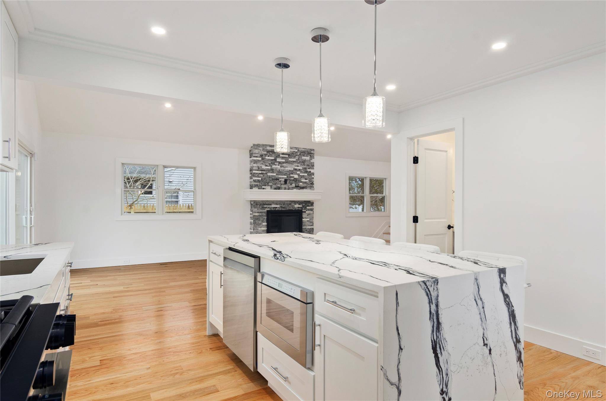 Casa de 3 Dormitorios en Venta en Hampton Bays - Nueva York - EE. UU. - 6