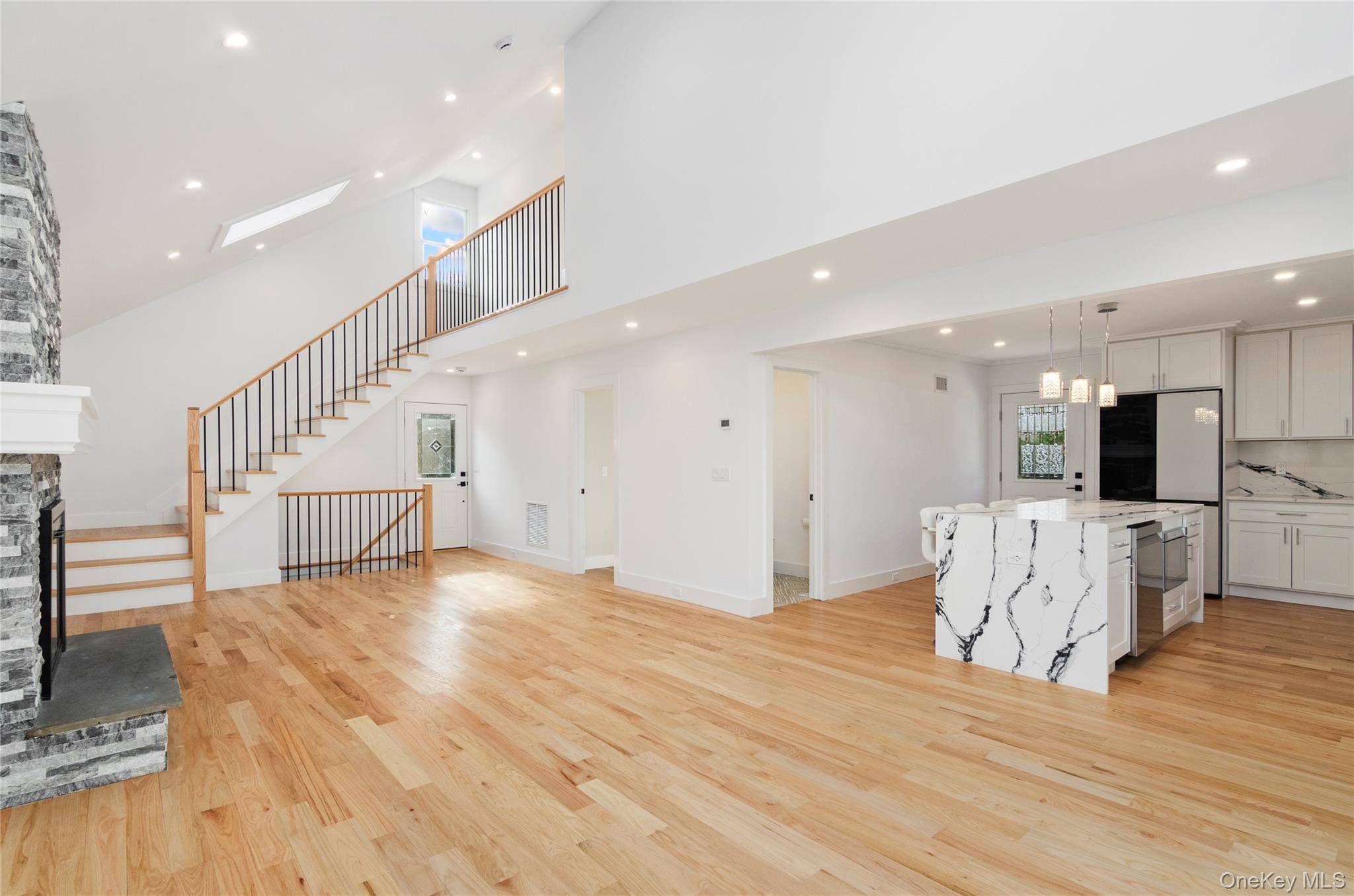Casa de 3 Dormitorios en Venta en Hampton Bays - Nueva York - EE. UU. - 8