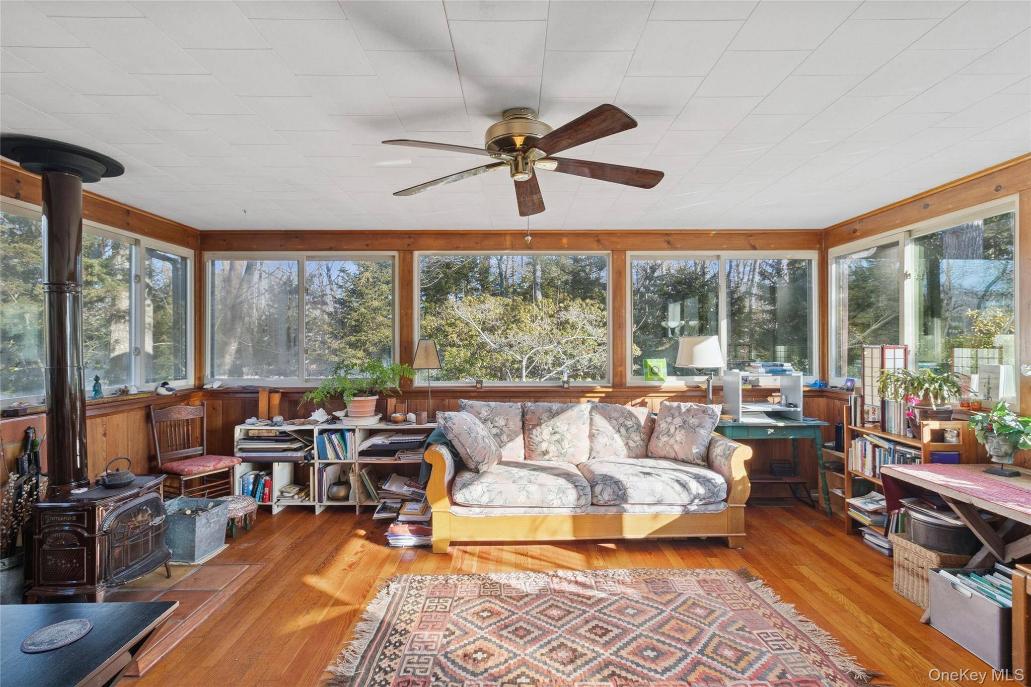 Casa de 3 Dormitorios en Venta en Hampton Bays - Nueva York - EE. UU. - 1