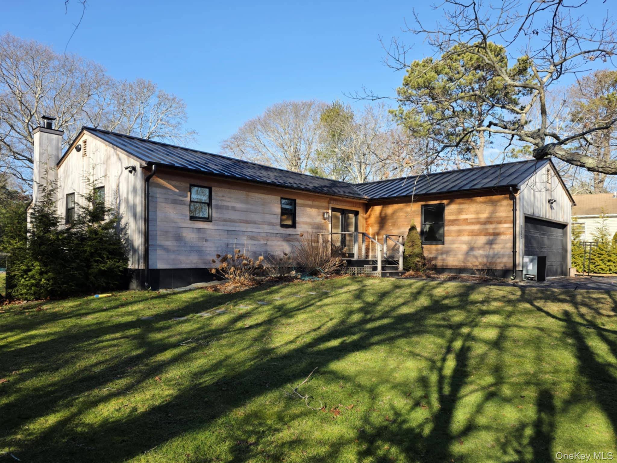 Casa de 3 Dormitorios en Venta en Hampton Bays - Nueva York - EE. UU. - 2