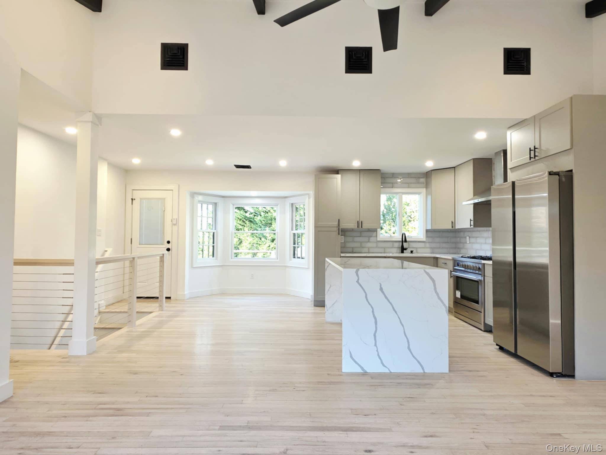Casa de 3 Dormitorios en Venta en Hampton Bays - Nueva York - EE. UU. - 3