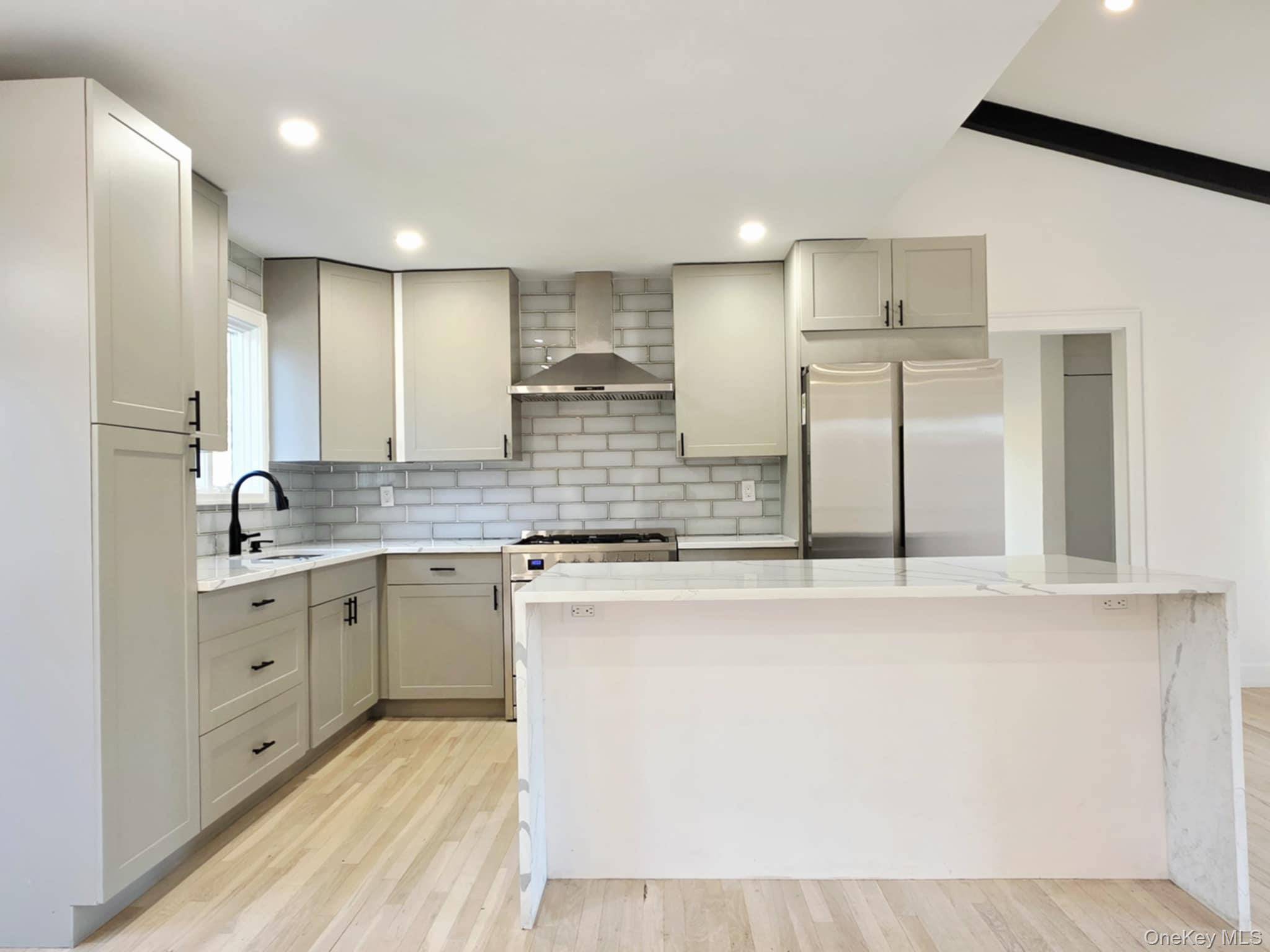 Casa de 3 Dormitorios en Venta en Hampton Bays - Nueva York - EE. UU. - 4