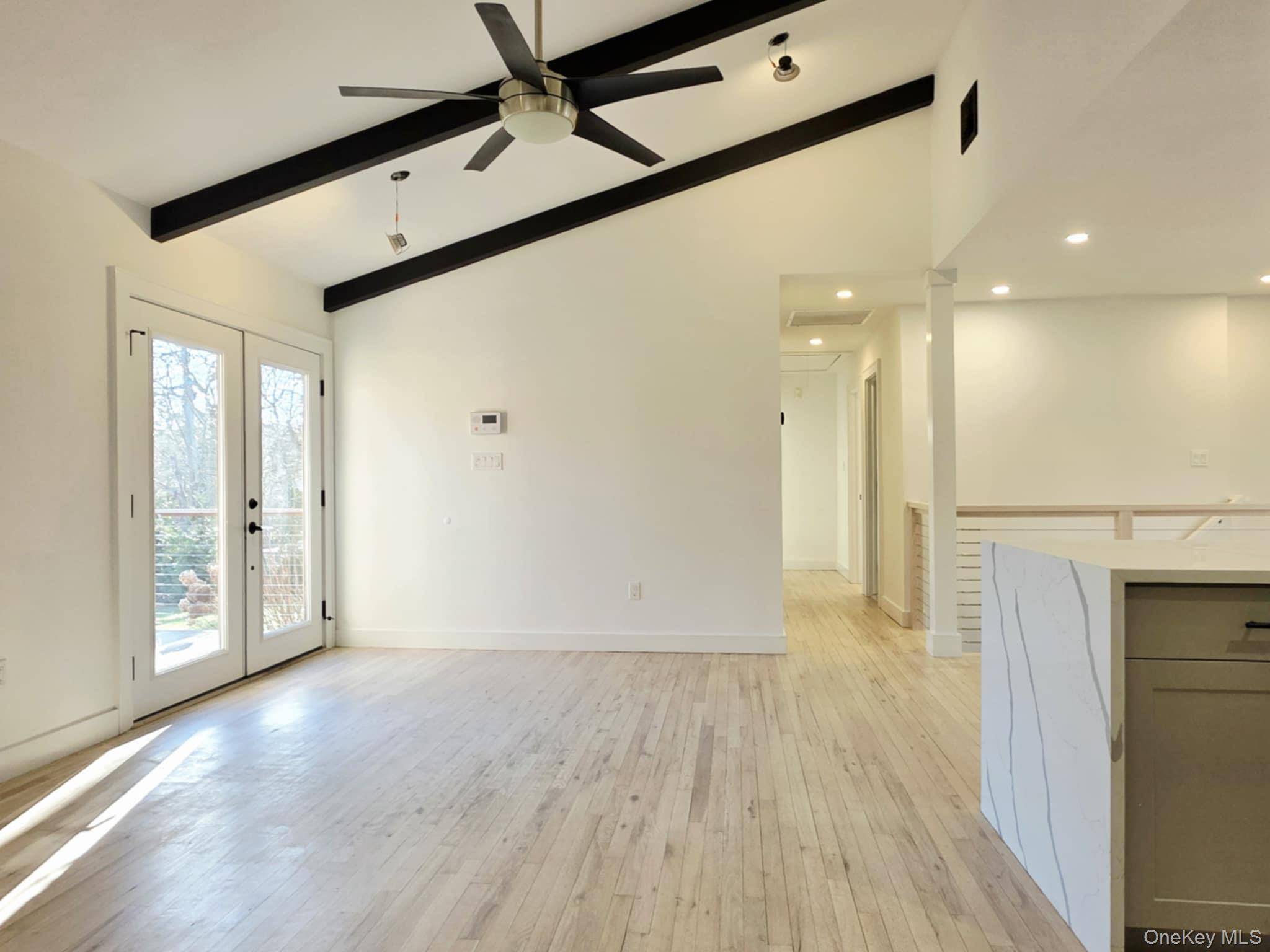 Casa de 3 Dormitorios en Venta en Hampton Bays - Nueva York - EE. UU. - 6