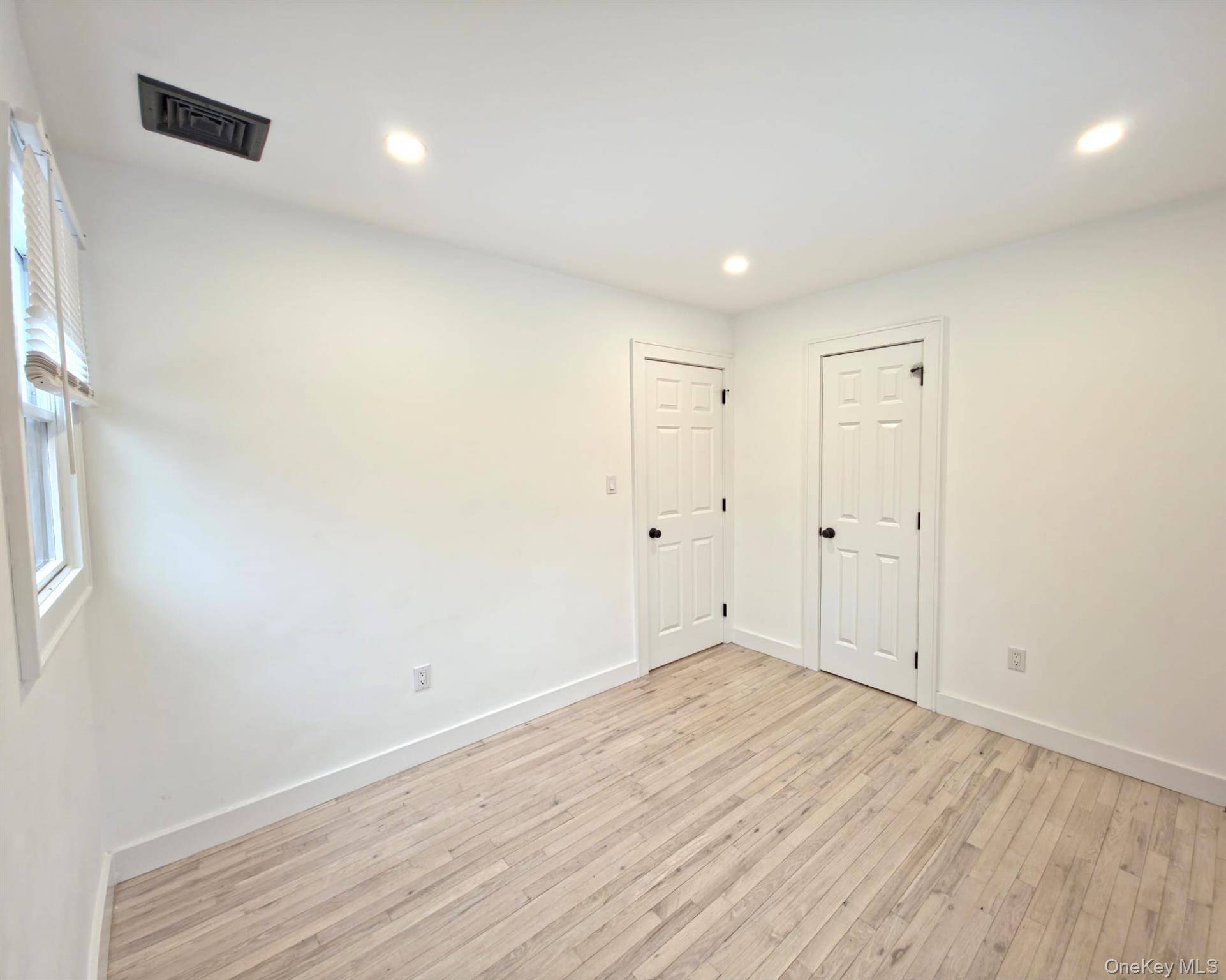 Casa de 3 Dormitorios en Venta en Hampton Bays - Nueva York - EE. UU. - 8