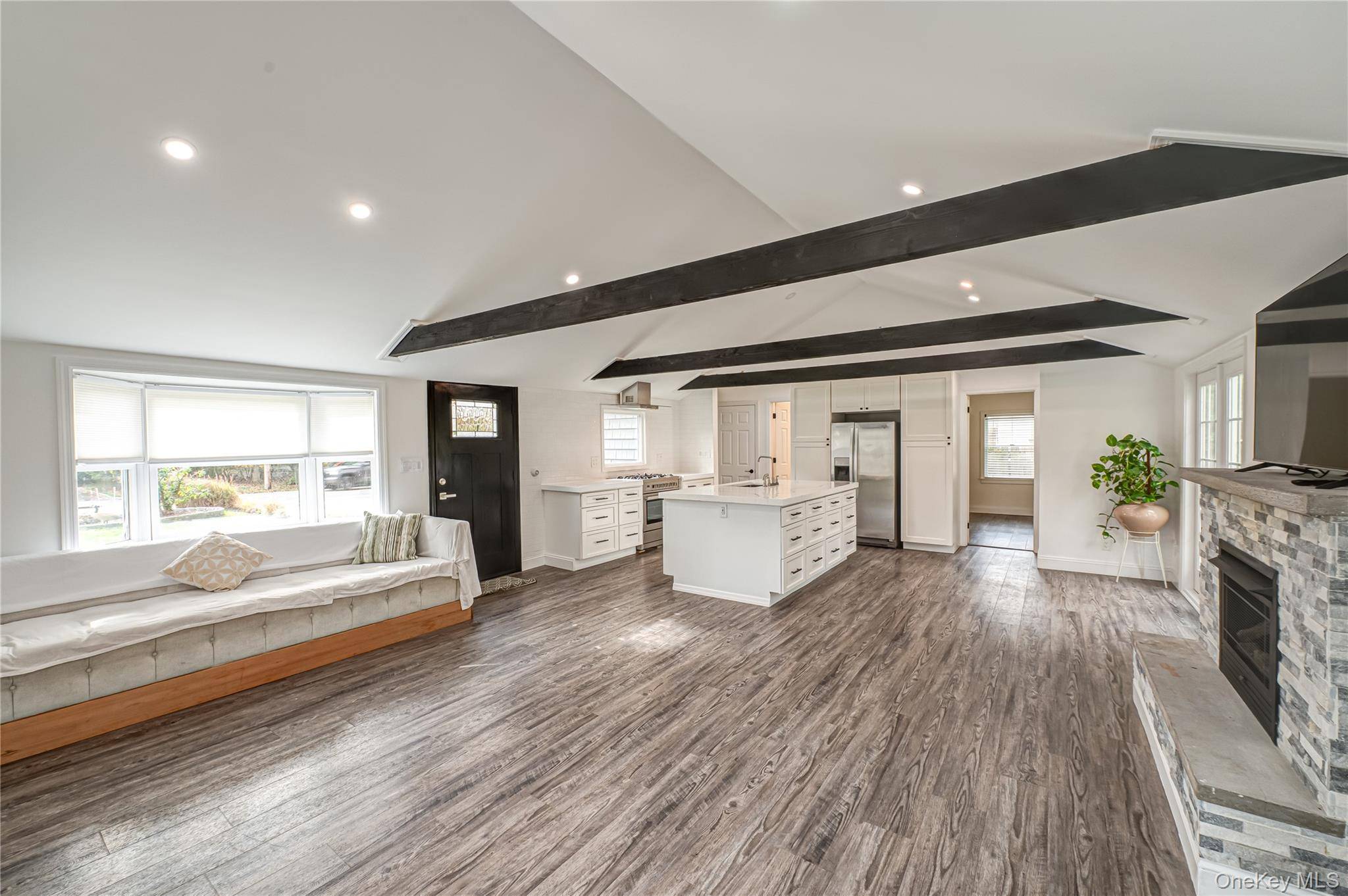Casa de 3 Dormitorios en Venta en Hampton Bays - Nueva York - EE. UU. - 5