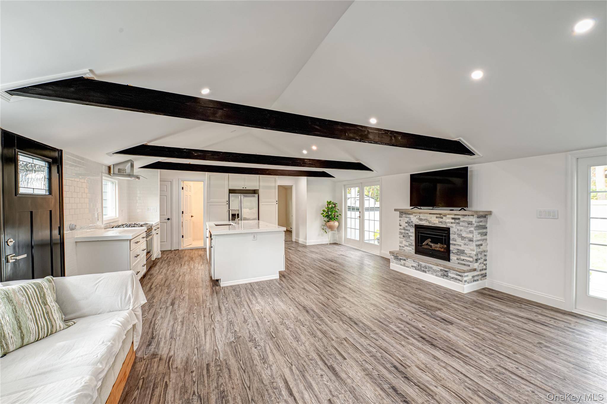 Casa de 3 Dormitorios en Venta en Hampton Bays - Nueva York - EE. UU. - 6