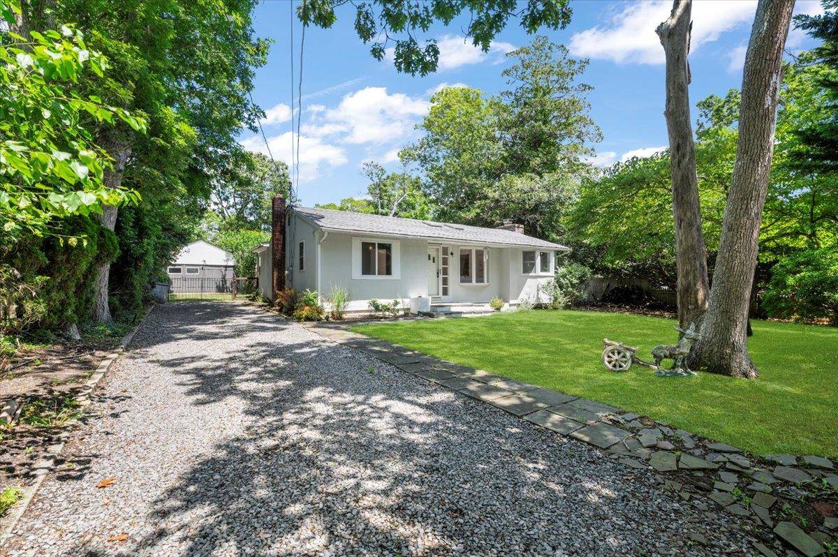 Casa de 3 Dormitorios en Venta en Hampton Bays - Nueva York - EE. UU. - 2