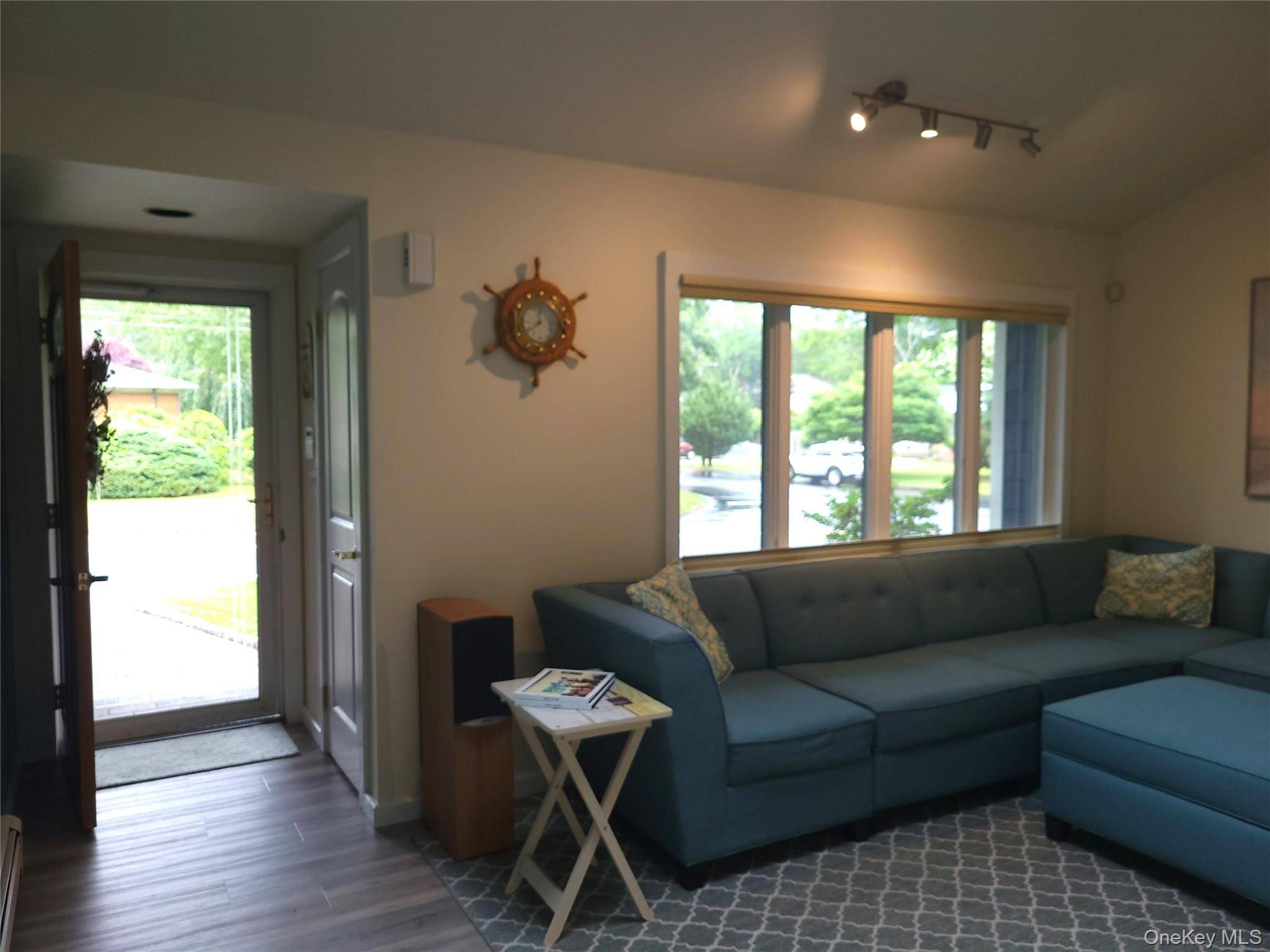 Casa de 3 Dormitorios en Venta en Hampton Bays - Nueva York - EE. UU. - 3