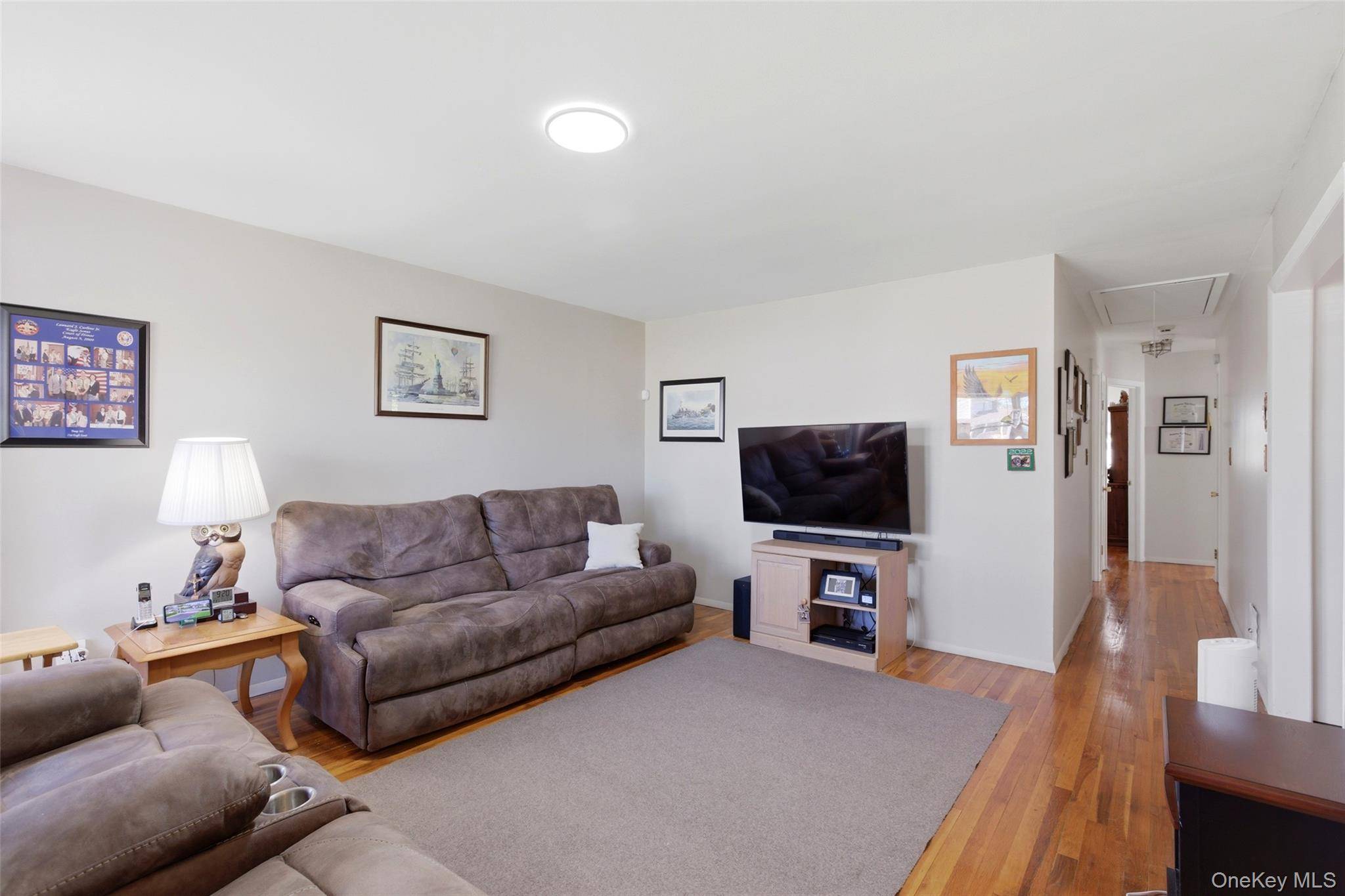 Casa de 3 Dormitorios en Venta en Hauppauge - Nueva York - EE. UU. - 2