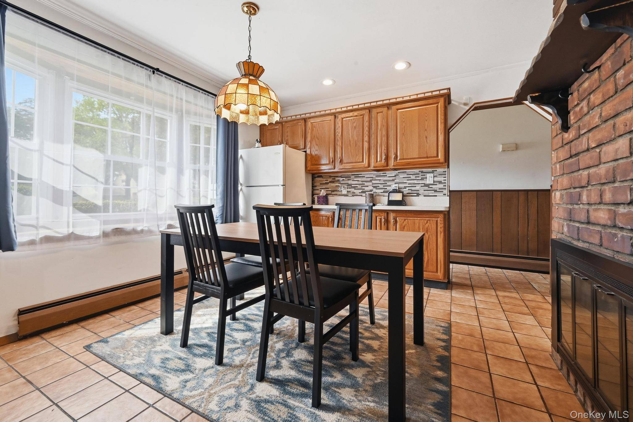 3 Bedroom Home for Sale in Hicksville - New York - USA - 4