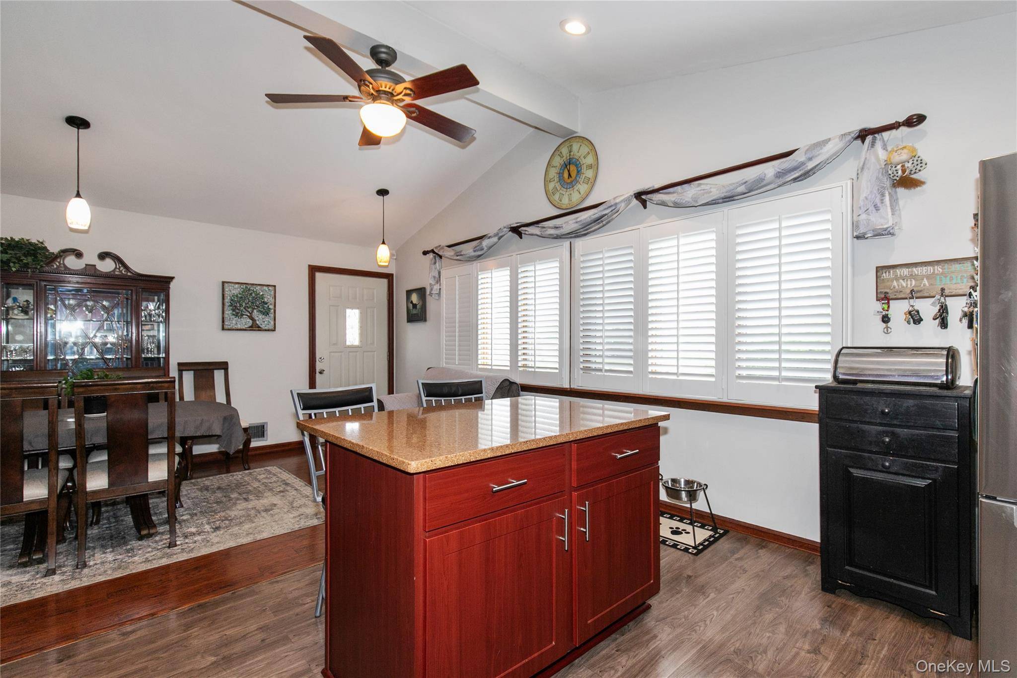 3 Bedroom Home for Sale in Hicksville - New York - USA - 6