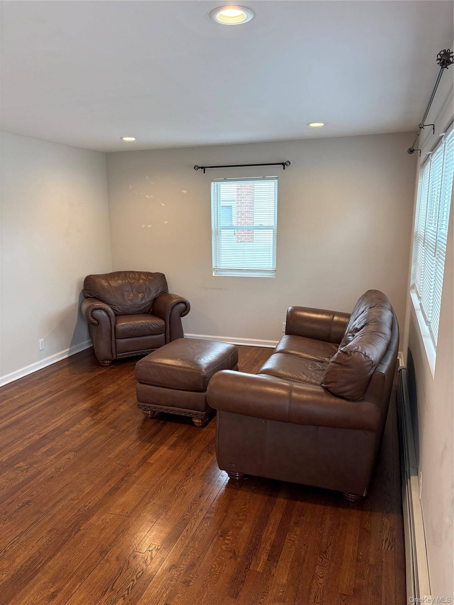 Casa de 3 Dormitorios en Venta en Hicksville - Nueva York - EE. UU. - 3