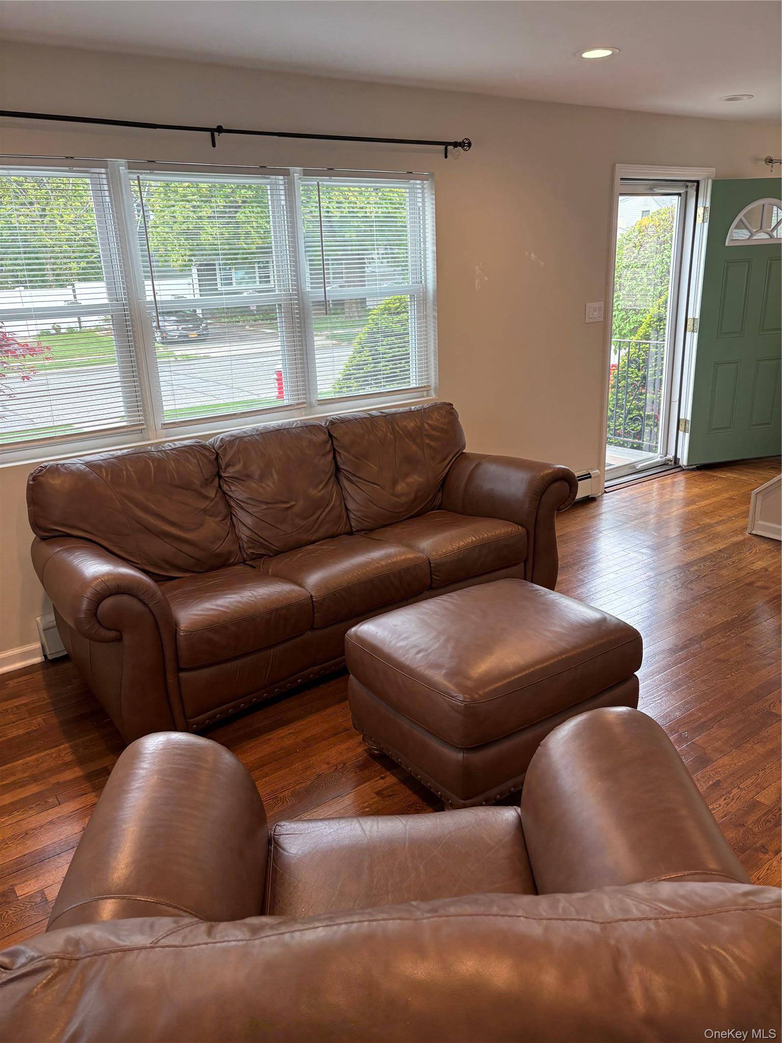Casa de 3 Dormitorios en Venta en Hicksville - Nueva York - EE. UU. - 4