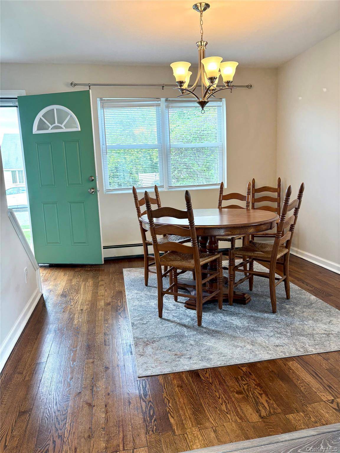 Casa de 3 Dormitorios en Venta en Hicksville - Nueva York - EE. UU. - 5