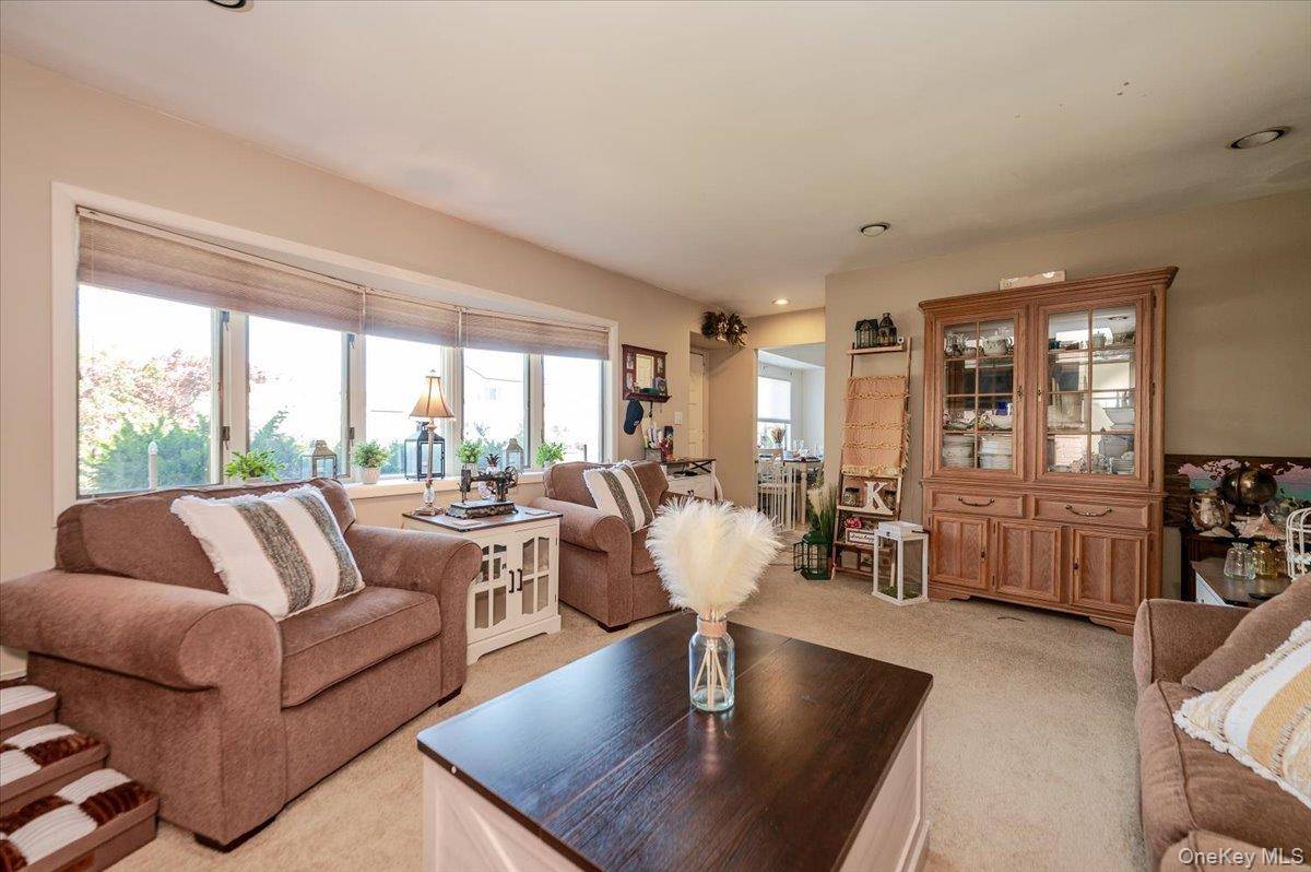 Casa de 3 Dormitorios en Venta en Hicksville - Nueva York - EE. UU. - 3