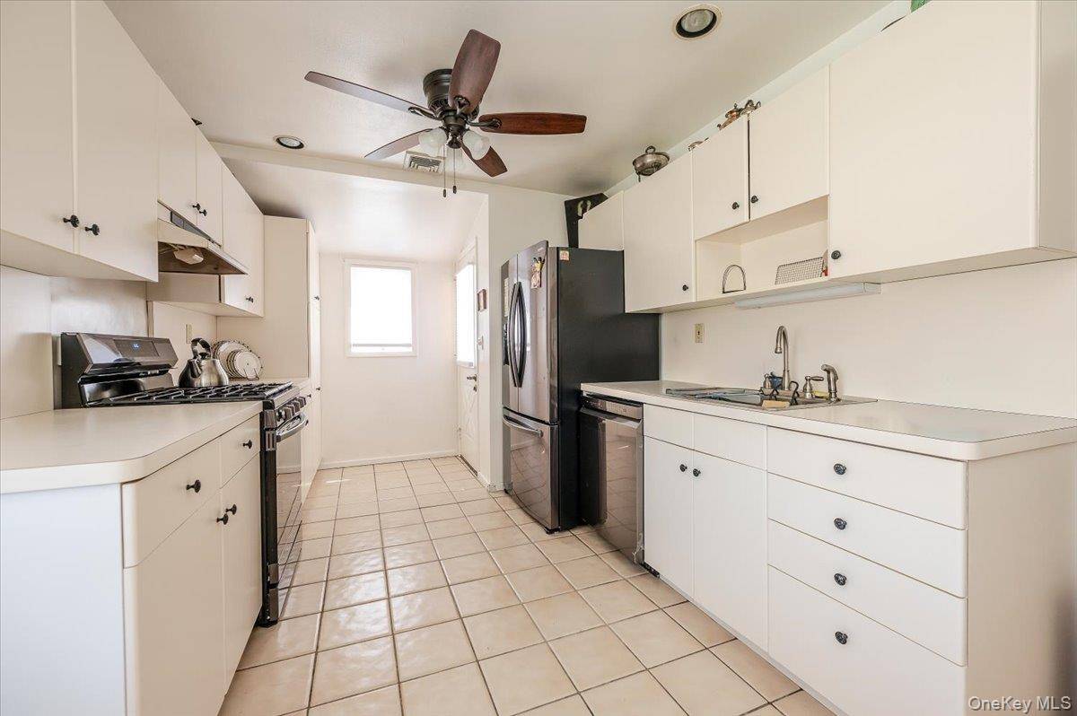 Casa de 3 Dormitorios en Venta en Hicksville - Nueva York - EE. UU. - 6