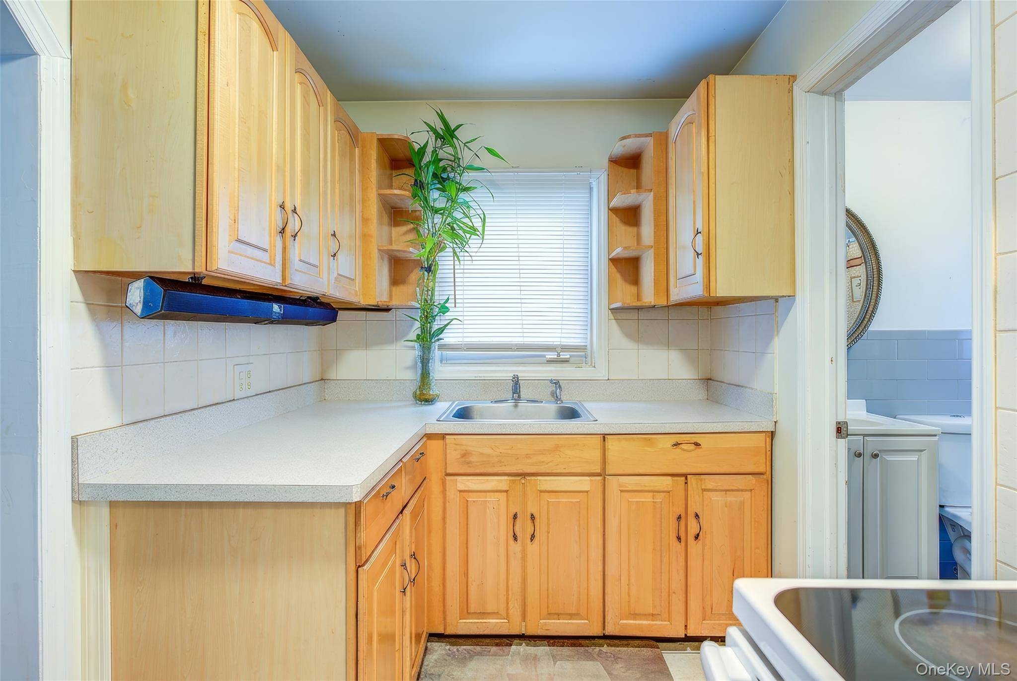 Casa de 3 Dormitorios en Venta en Holtsville - Nueva York - EE. UU. - 7