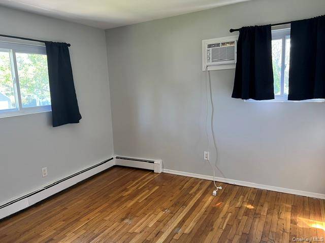 Casa com 3 Quartos à Venda em Holtsville - Nova Iorque - EUA - 7
