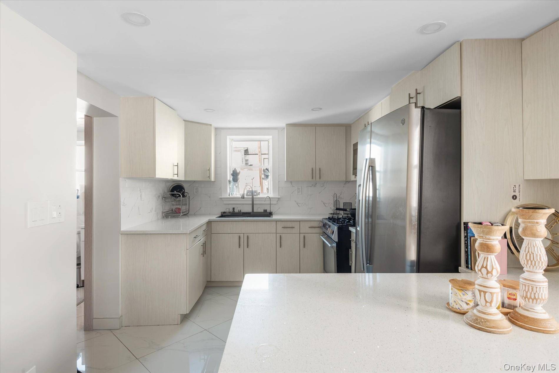 3 Bedroom Home for Sale in Howard Beach - New York - USA - 8