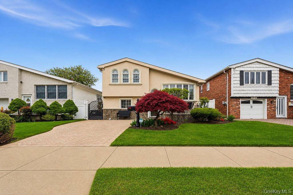 Casa com 3 Quartos à Venda em Howard Beach - Nova Iorque - EUA - 1