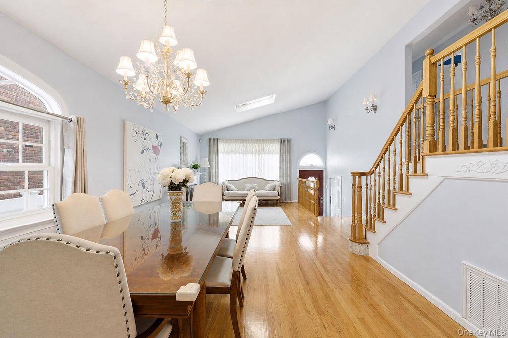 Casa com 3 Quartos à Venda em Howard Beach - Nova Iorque - EUA - 2