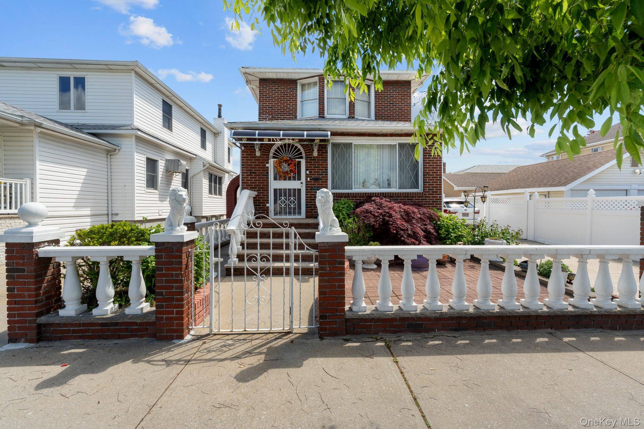 Casa com 3 Quartos à Venda em Howard Beach - Nova Iorque - EUA - 1