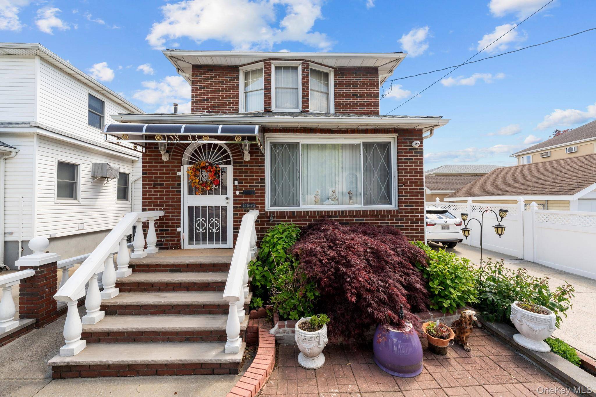 Casa com 3 Quartos à Venda em Howard Beach - Nova Iorque - EUA - 2
