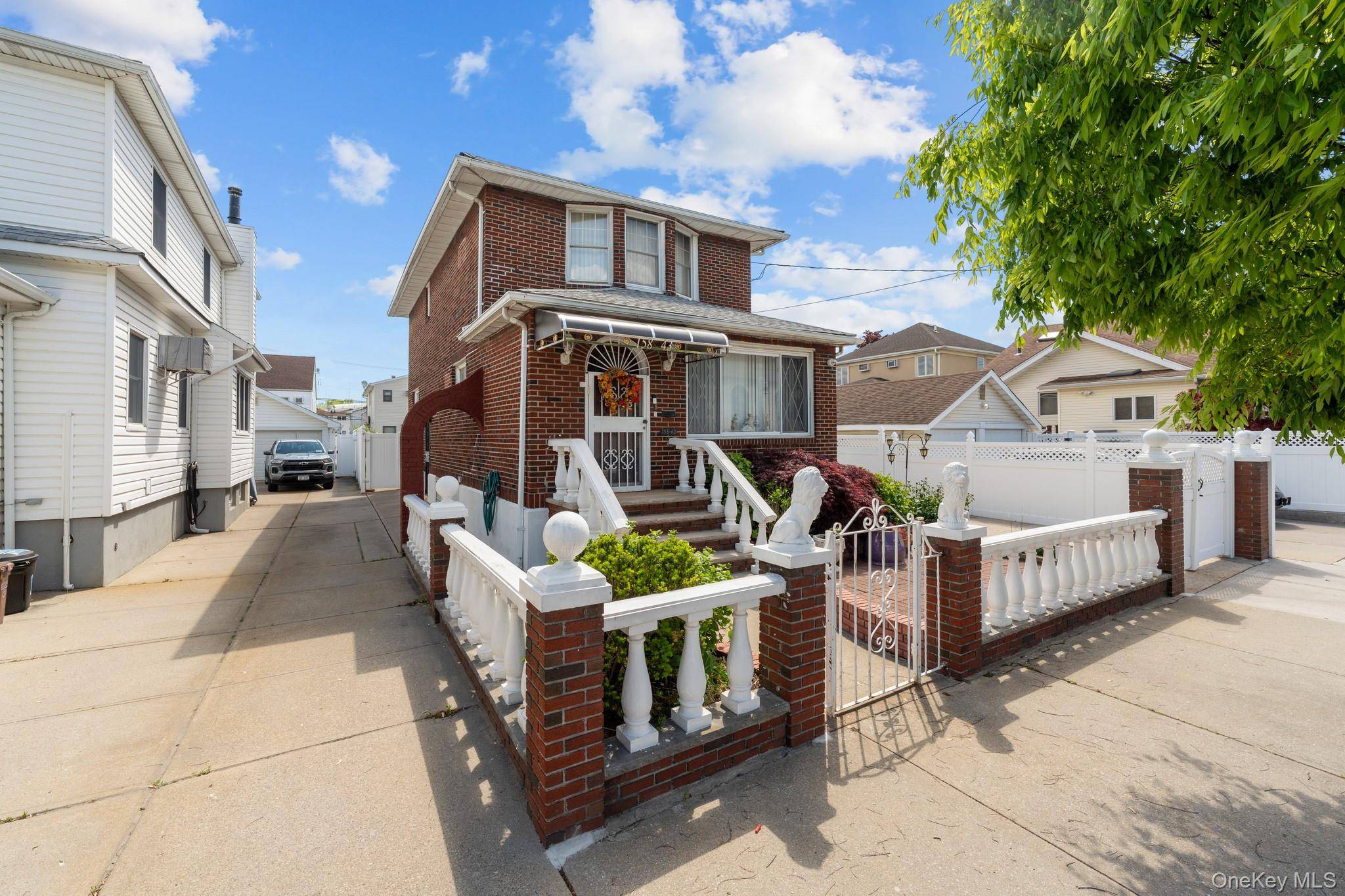 Casa com 3 Quartos à Venda em Howard Beach - Nova Iorque - EUA - 3
