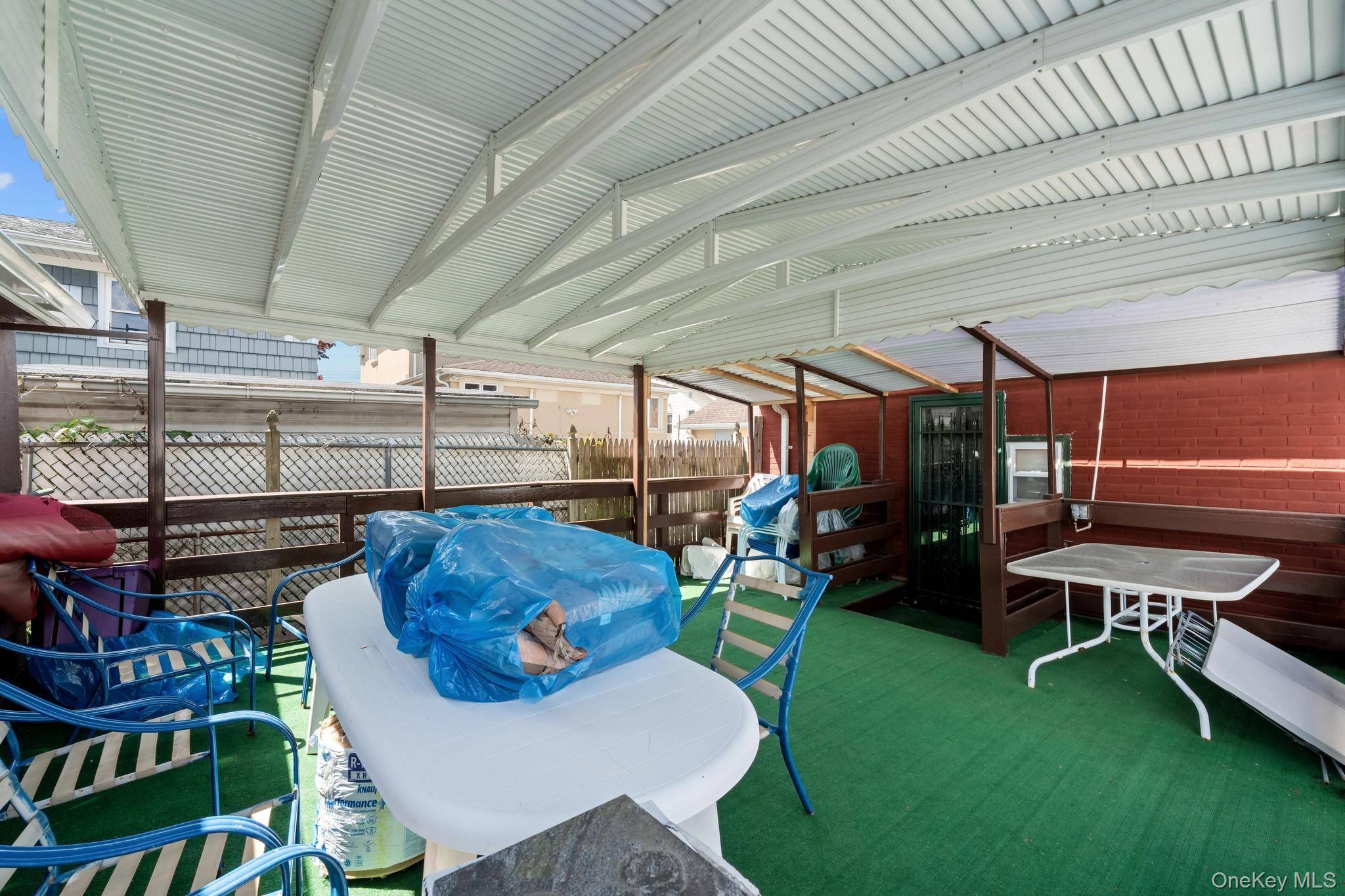 Casa com 3 Quartos à Venda em Howard Beach - Nova Iorque - EUA - 8