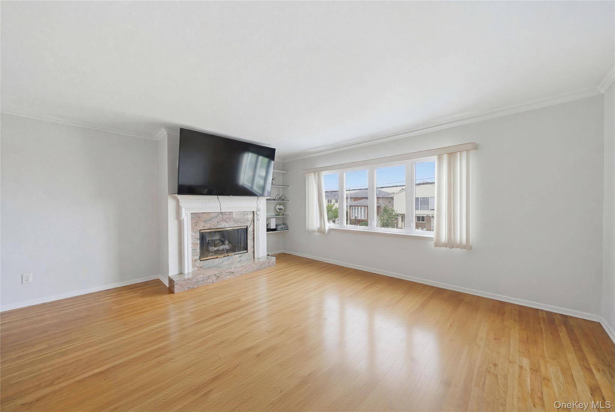 3 Bedroom Home for Sale in Howard Beach - New York - USA - 4