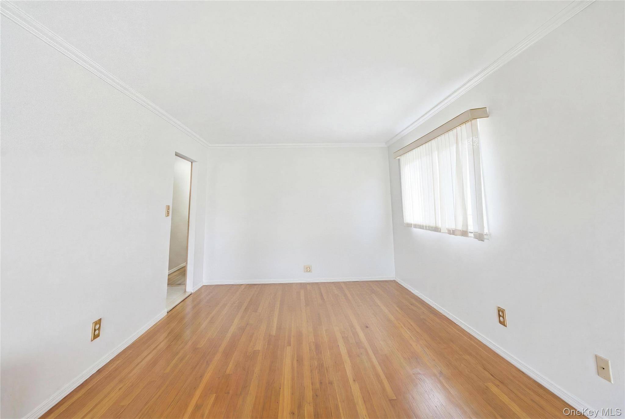 3 Bedroom Home for Sale in Howard Beach - New York - USA - 8