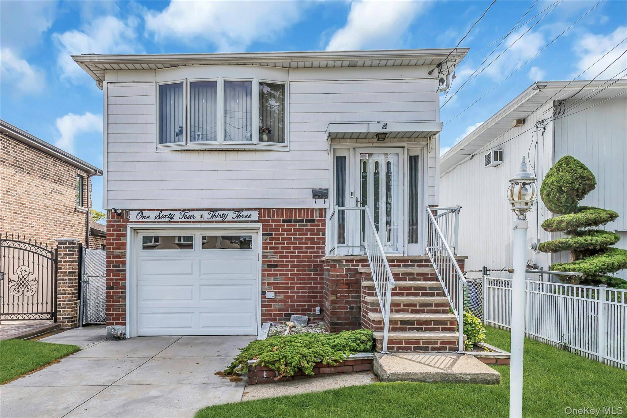 Casa com 3 Quartos à Venda em Howard Beach - Nova Iorque - EUA - 1