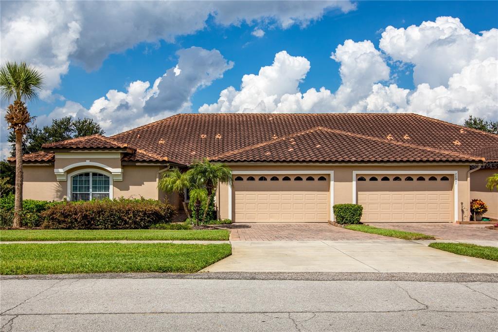 Casa de 3 Dormitorios en Venta en Howey In The Hills - Florida - EE. UU. - 1