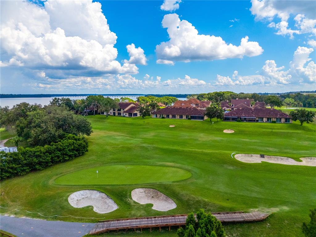 Casa de 3 Dormitorios en Venta en Howey In The Hills - Florida - EE. UU. - 2