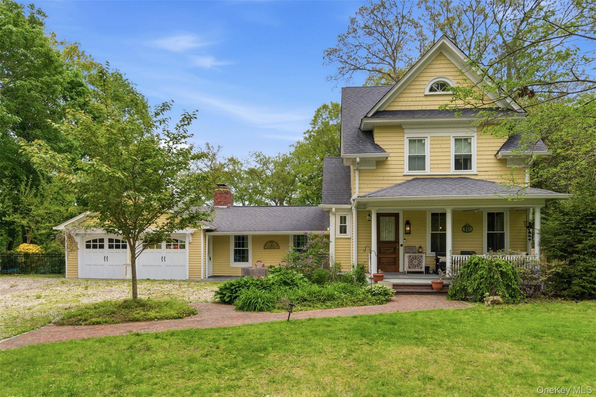 Casa de 3 Dormitorios en Venta en Huntington - Nueva York - EE. UU. - 1