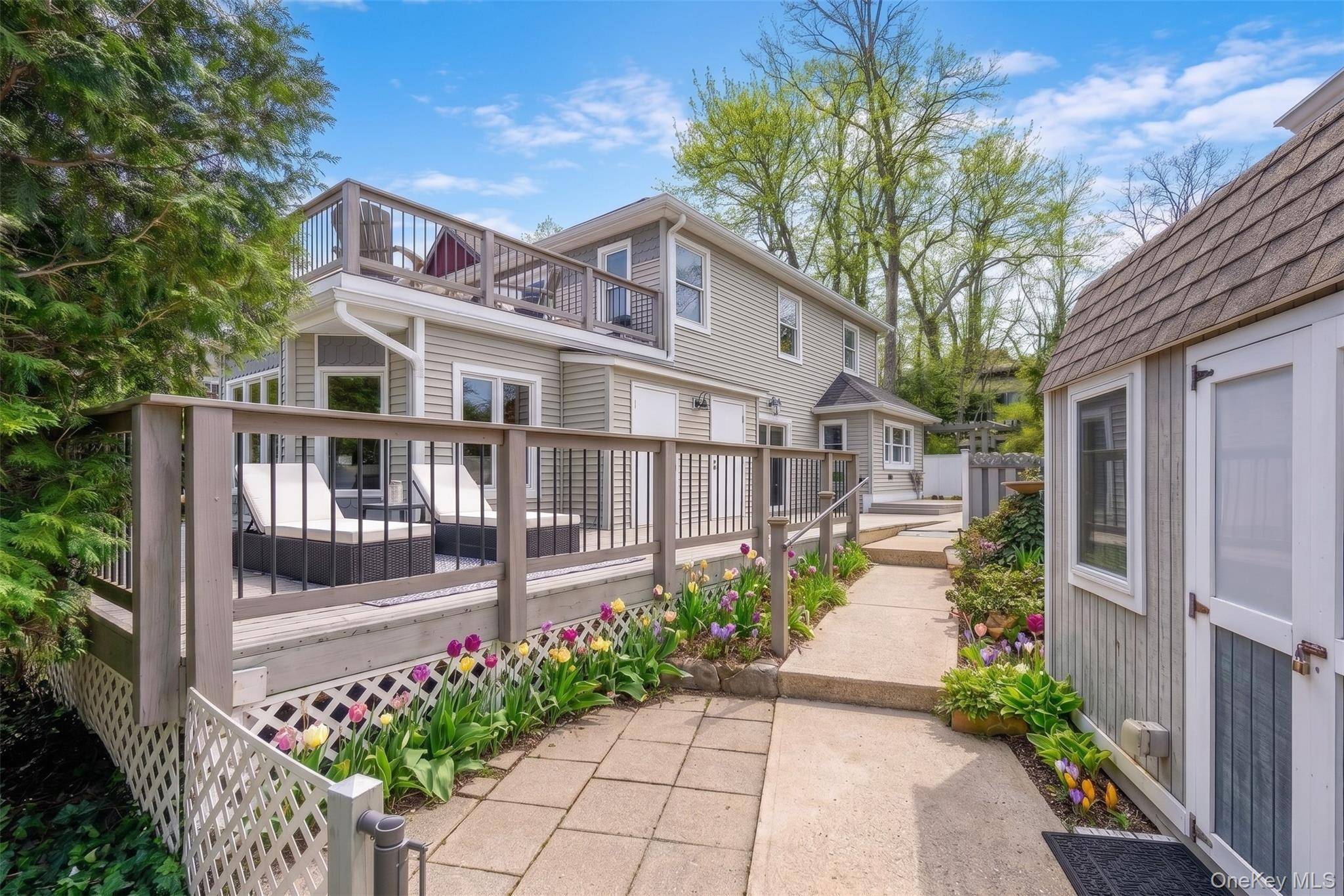 Casa de 3 Dormitorios en Venta en Huntington - Nueva York - EE. UU. - 1