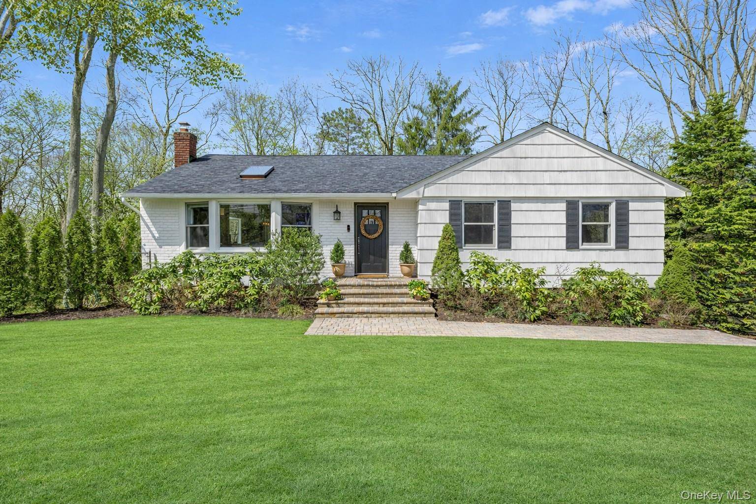 Casa de 3 Dormitorios en Venta en Huntington - Nueva York - EE. UU. - 1