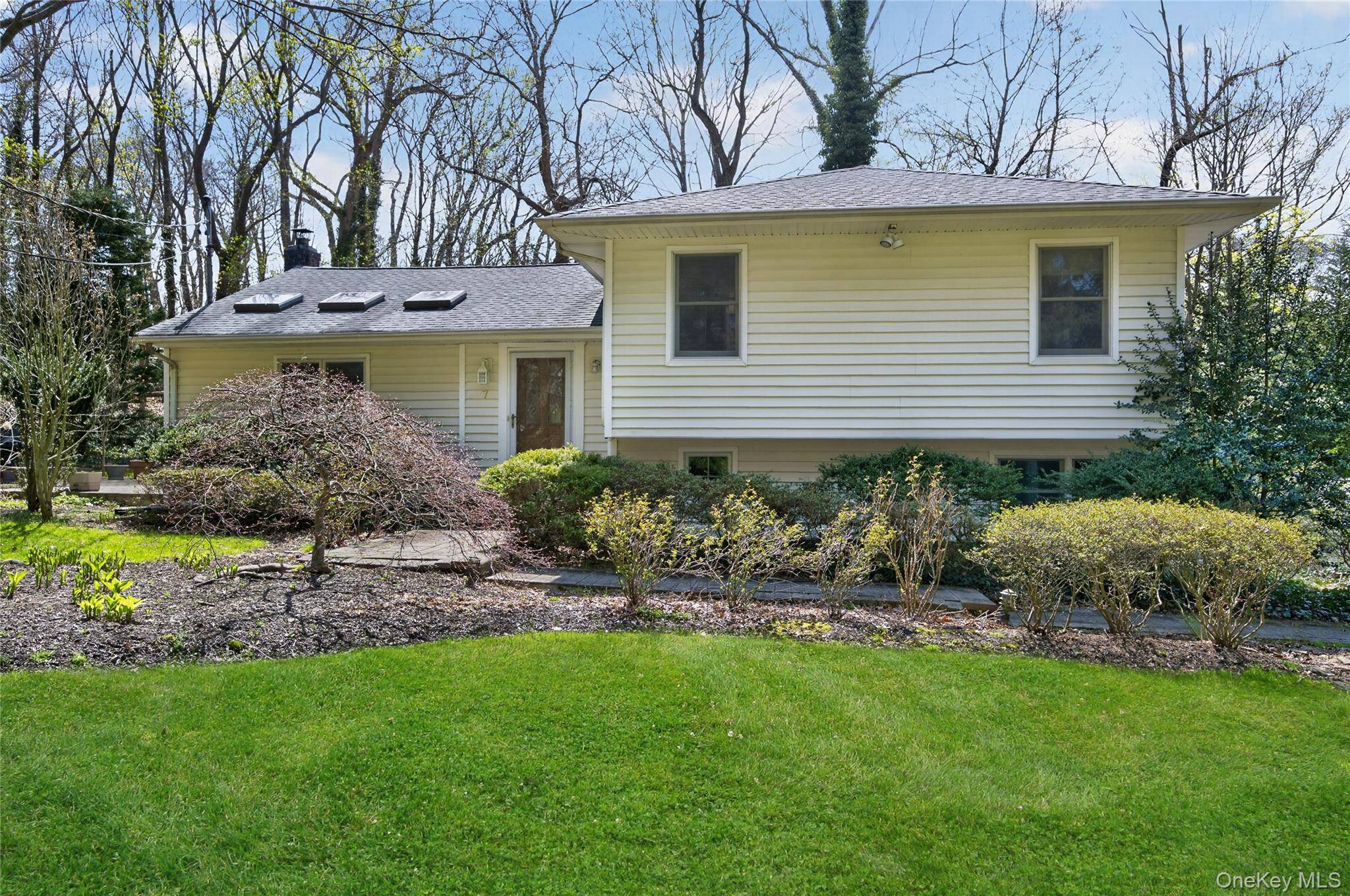 3 Bedroom Home for Sale in Huntington - New York - USA - 1