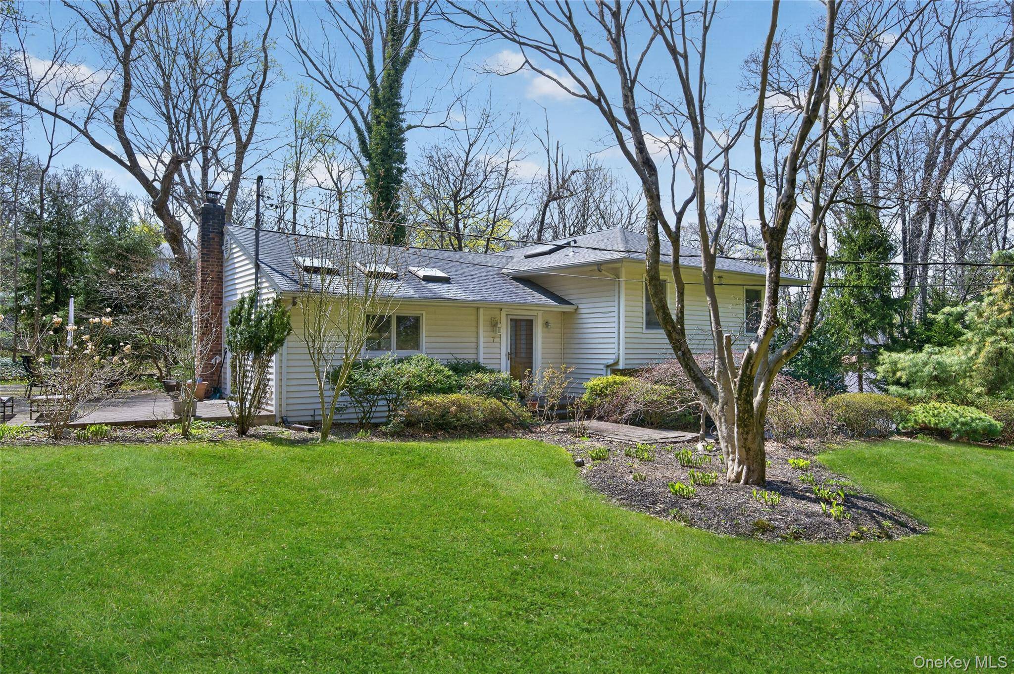 3 Bedroom Home for Sale in Huntington - New York - USA - 5
