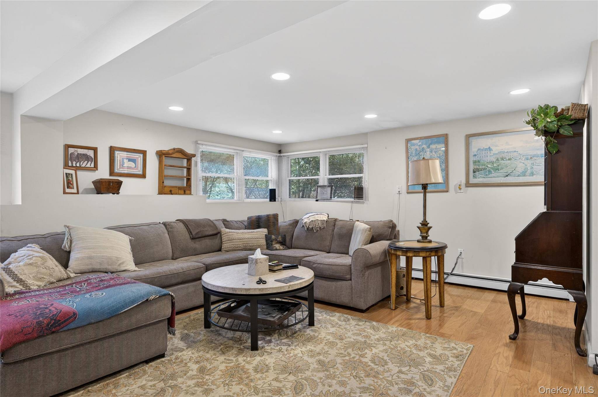 3 Bedroom Home for Sale in Huntington - New York - USA - 8