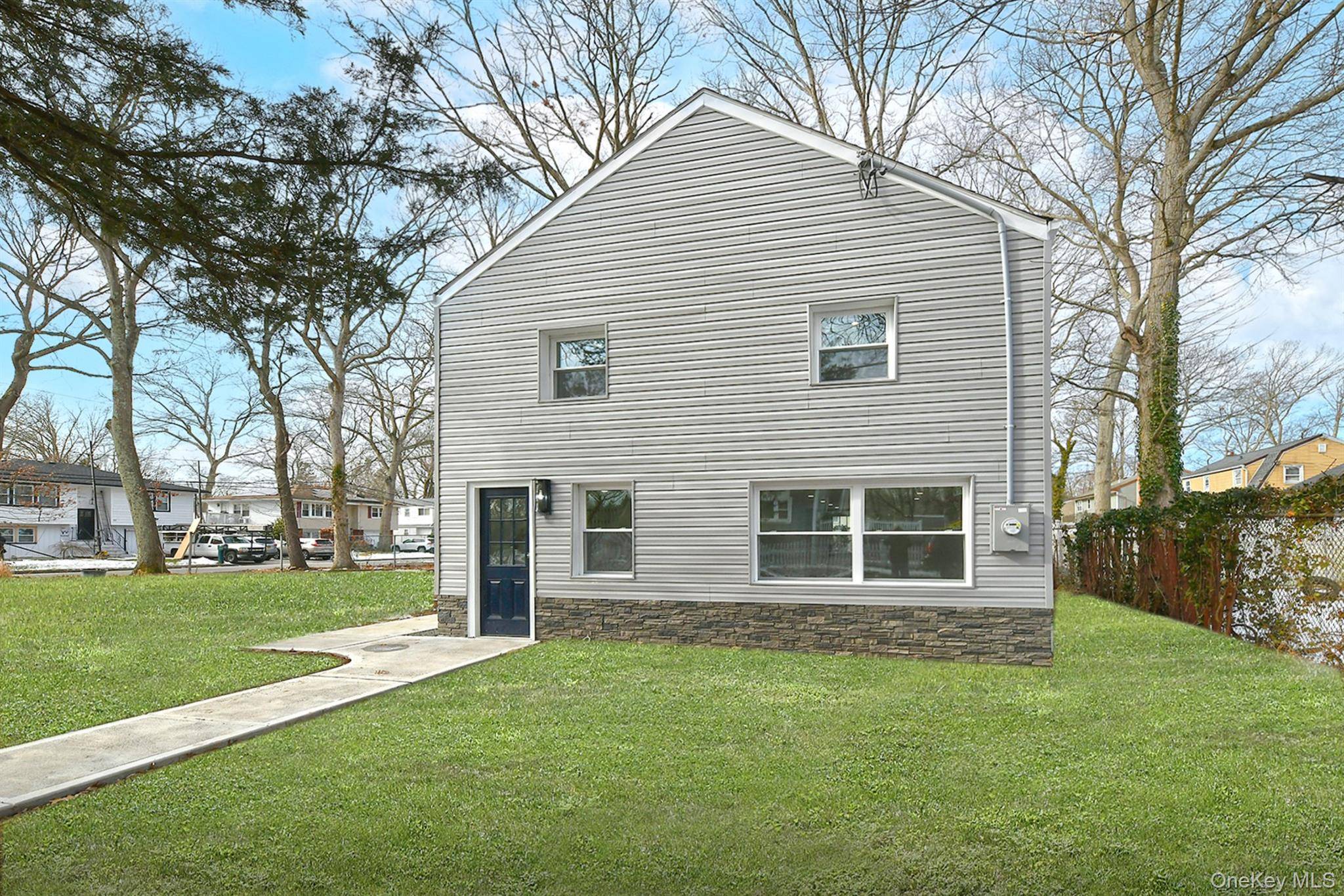 Casa de 3 Dormitorios en Venta en Huntington - Nueva York - EE. UU. - 1
