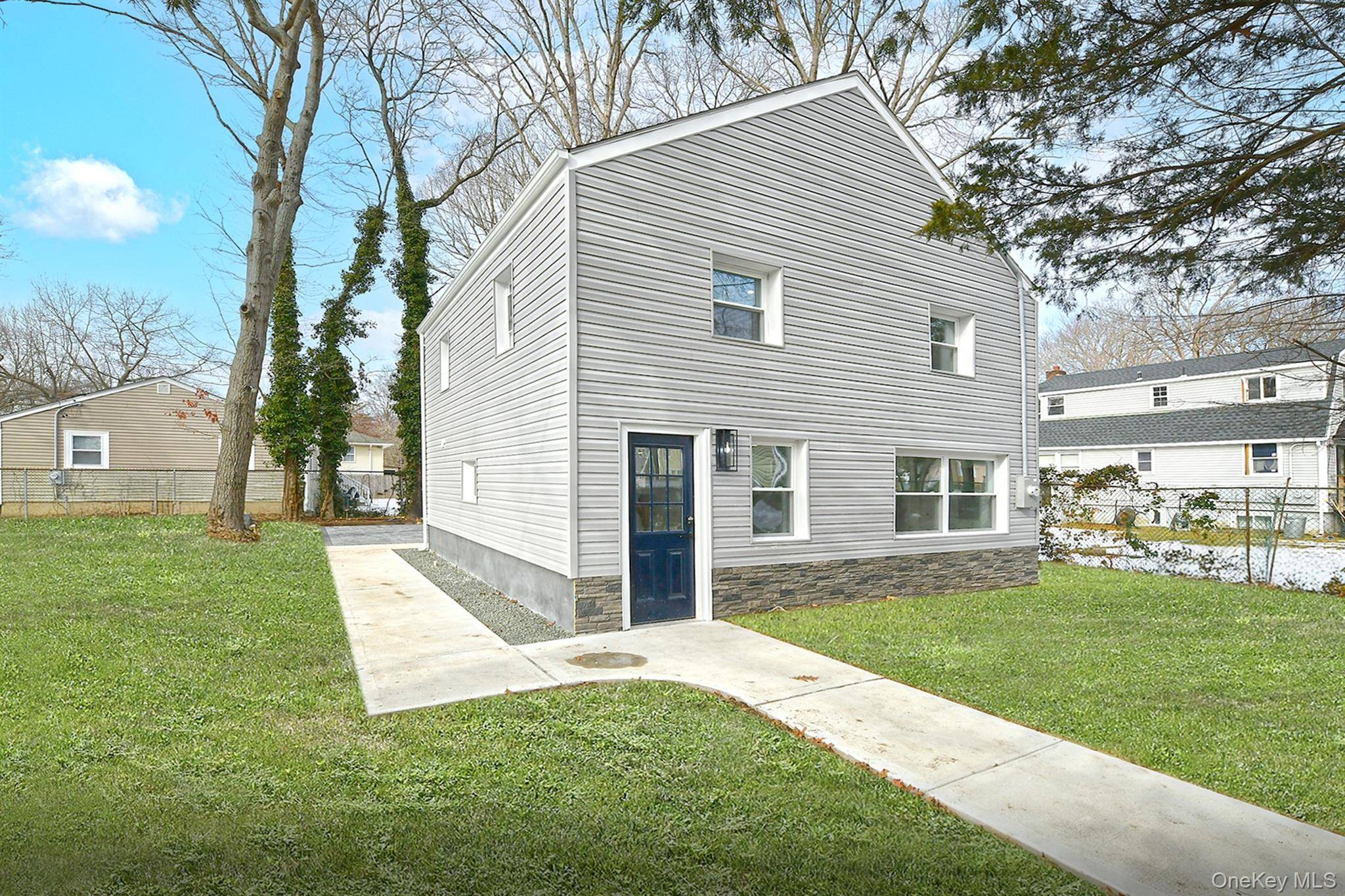 Casa de 3 Dormitorios en Venta en Huntington - Nueva York - EE. UU. - 2