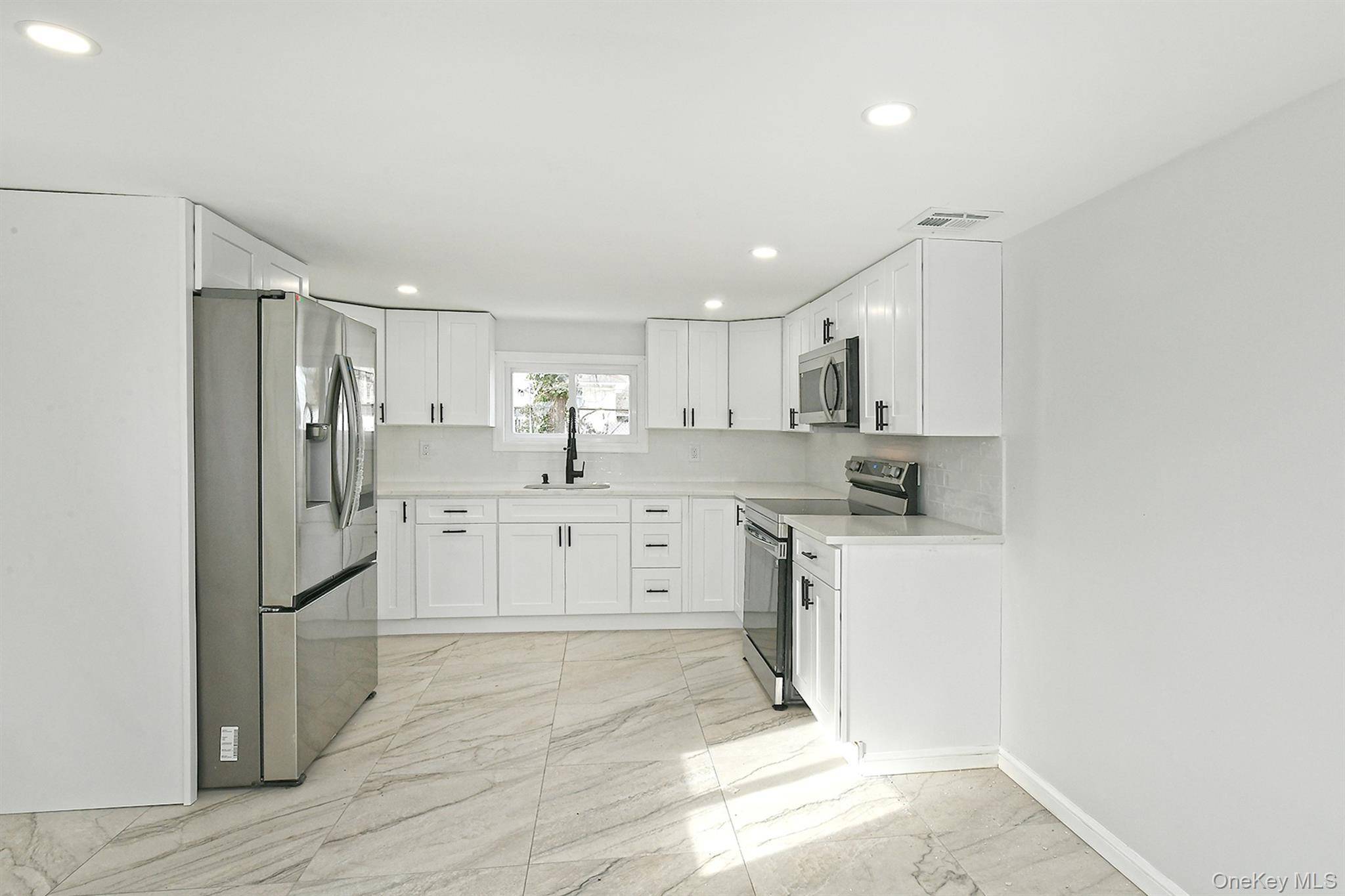 Casa de 3 Dormitorios en Venta en Huntington - Nueva York - EE. UU. - 8